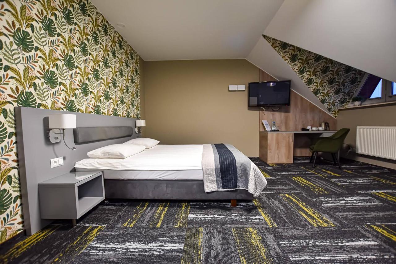 Lesny Dwor Hotel Radom Buitenkant foto