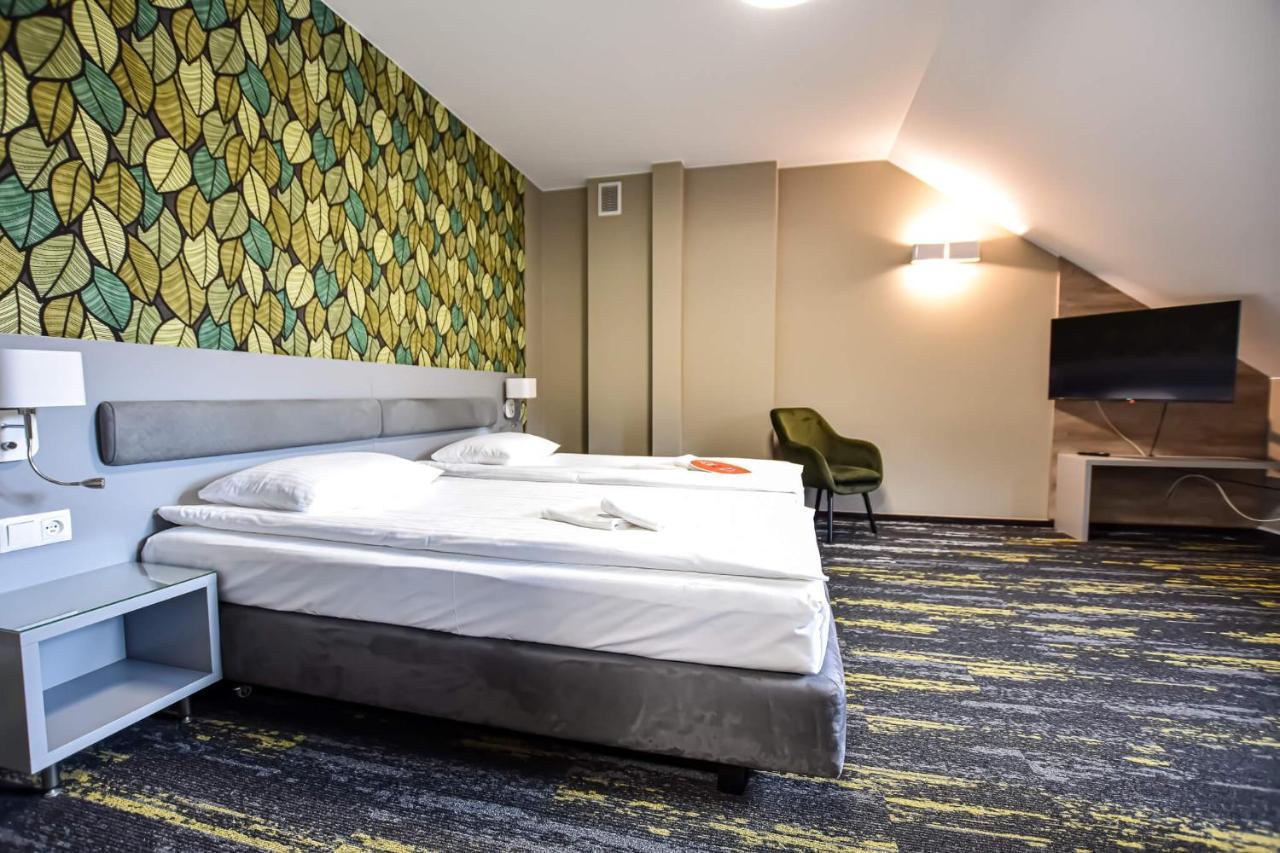 Lesny Dwor Hotel Radom Buitenkant foto