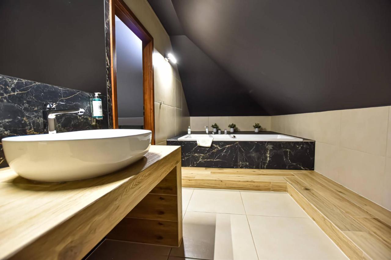 Lesny Dwor Hotel Radom Buitenkant foto