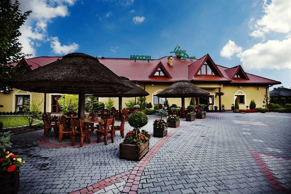 Lesny Dwor Hotel Radom Buitenkant foto