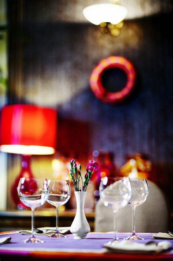 Lesny Dwor Hotel Radom Buitenkant foto