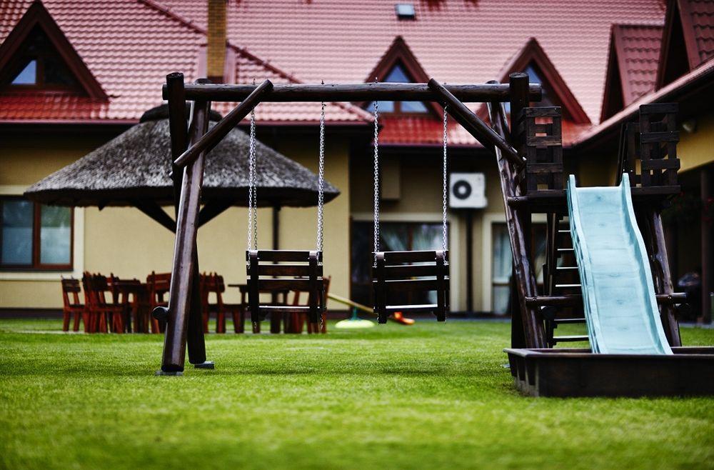 Lesny Dwor Hotel Radom Buitenkant foto