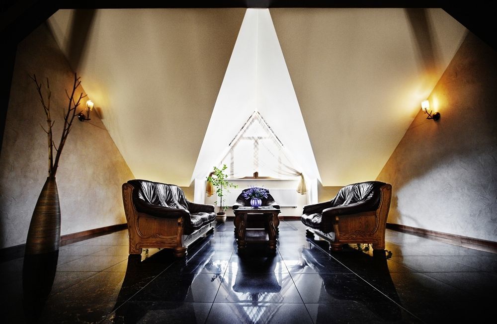 Lesny Dwor Hotel Radom Buitenkant foto